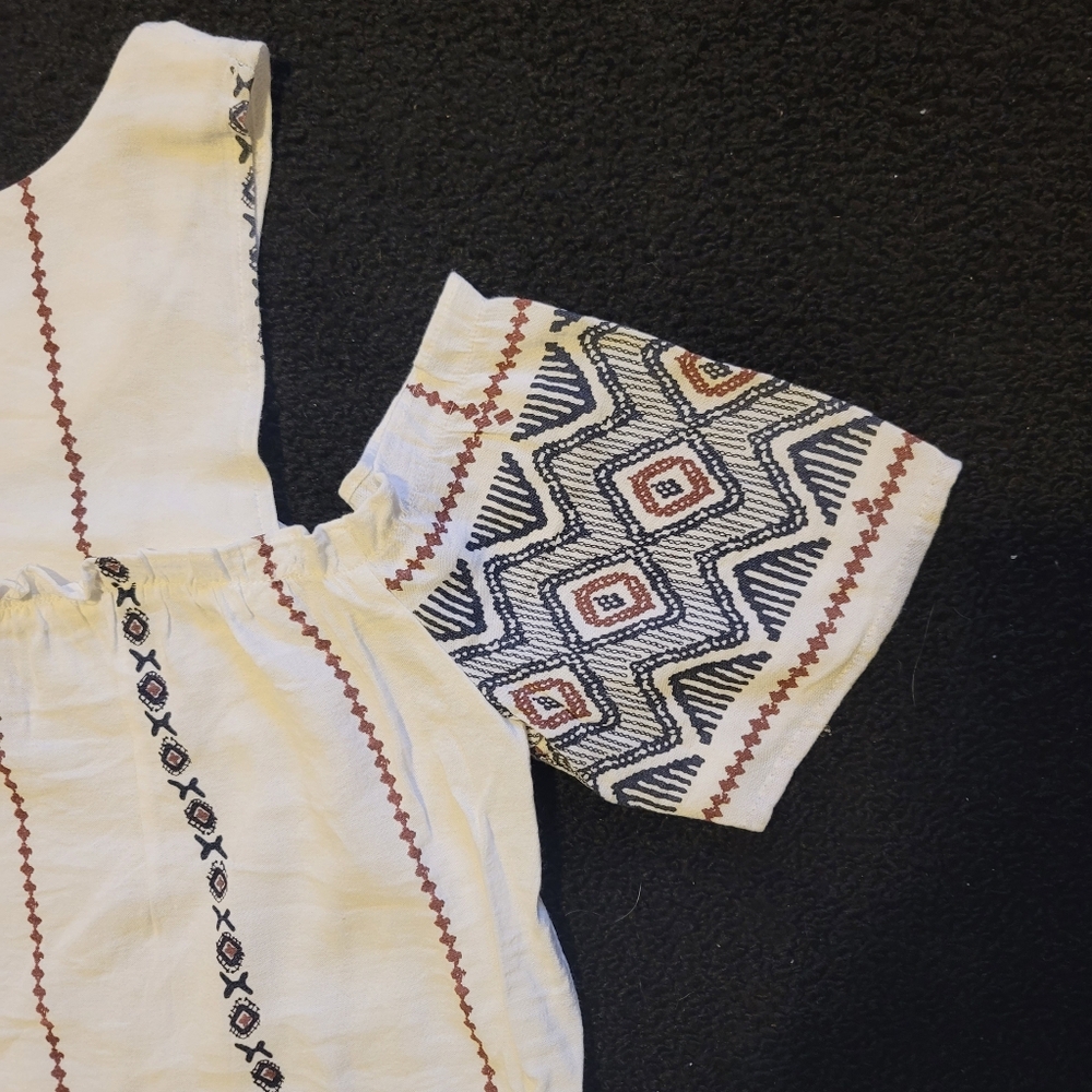 Freeway Cold Shoulder Top - Picture 8 of 9